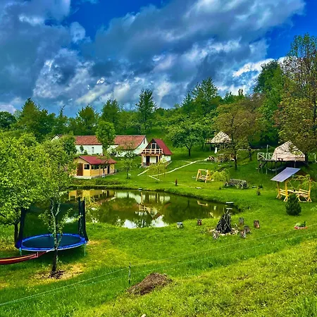 Wild Glamping Luxe tent Cornereva